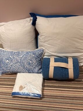 Serena & Lily twin-sized bedding set